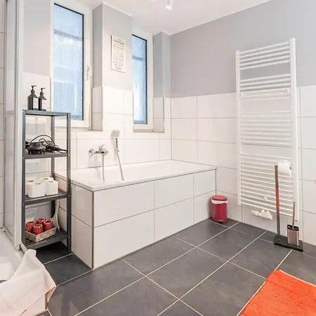 Golden Design Apartment, Zentral, Familie Und Business, 1000 Mbit Apartmán Duisburg